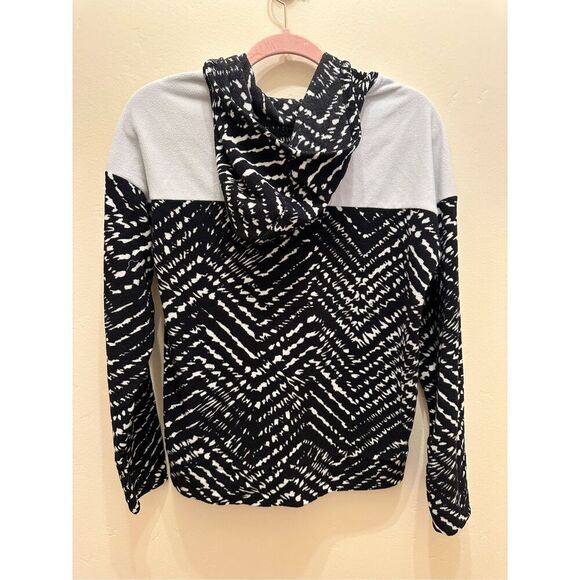 The North Face Black and White Zip Up Sweater Kids Size XL - Picture 5 of 6